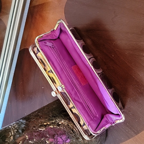 HOBO Lauren Wallet - Picture 3 of 8